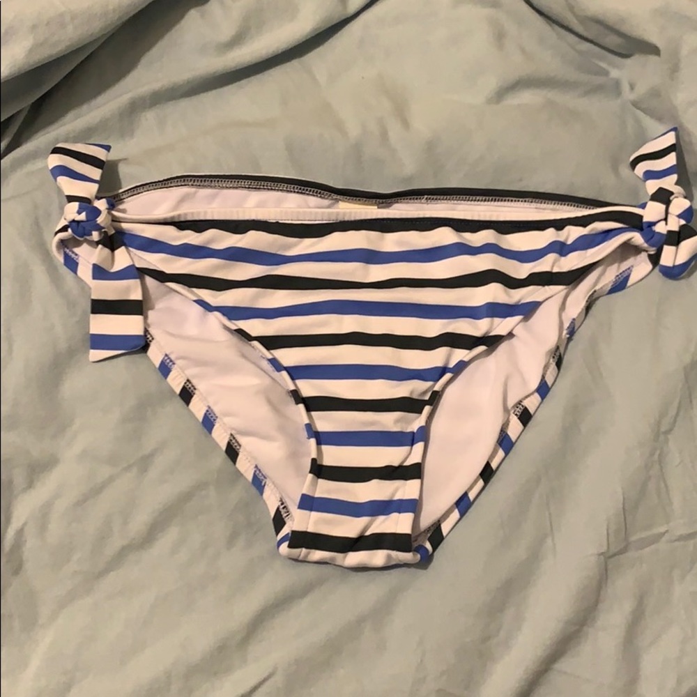 Mossimo Bikini - Picture 4 of 8
